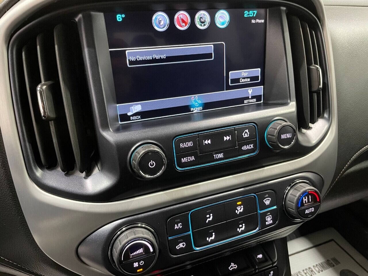 GMC Canyon SLT Crew Cab 4WD Short Box 2017