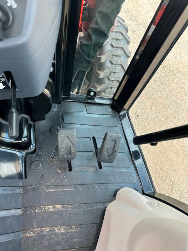 Bad Boy Tractors 4035CH with Cab and Loader  2024