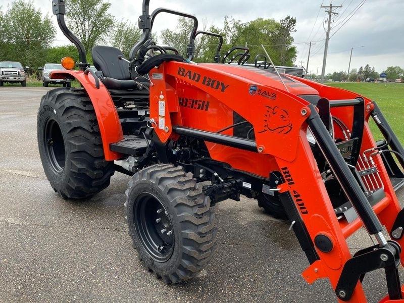 Bad Boy Tractors 4035H with Loader  2024