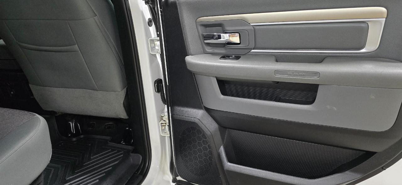 RAM 1500 SLT Crew Cab SWB 4WD 2015