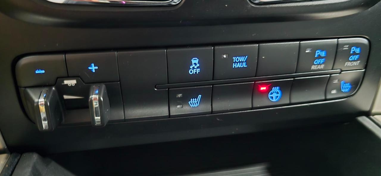 RAM 1500 SLT Crew Cab SWB 4WD 2015