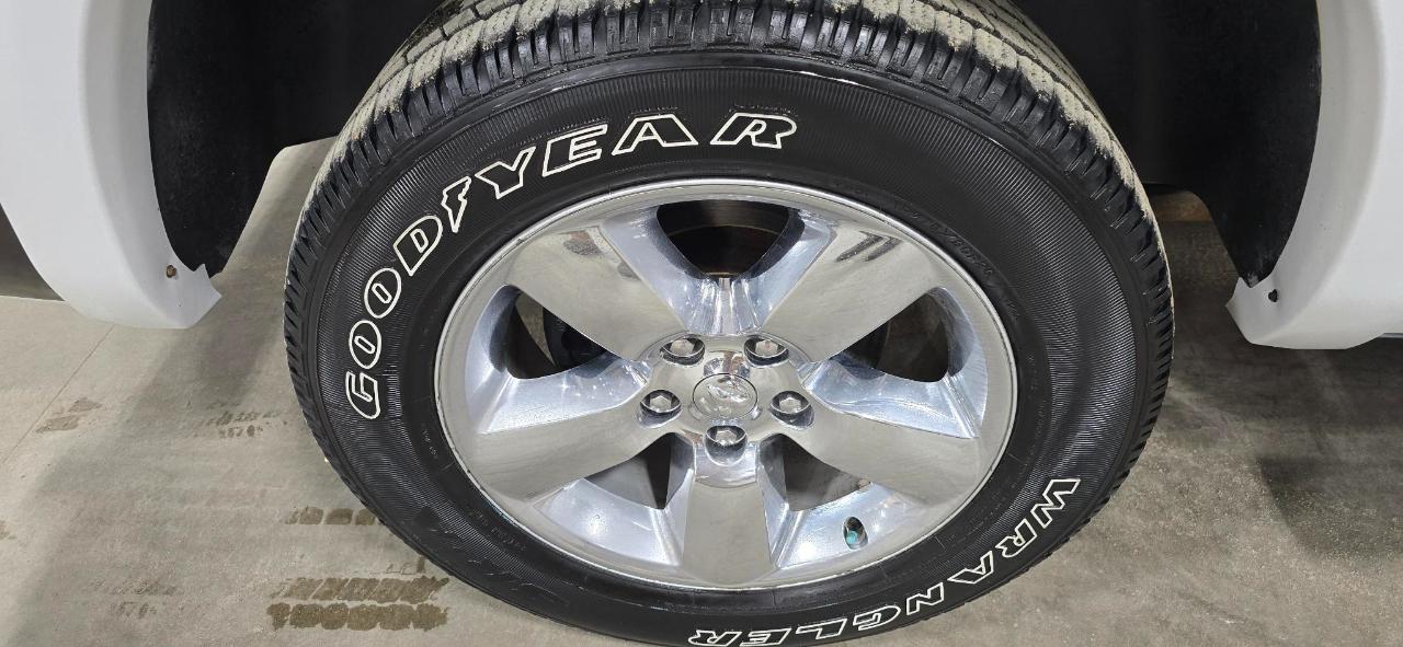 RAM 1500 SLT Crew Cab SWB 4WD 2015