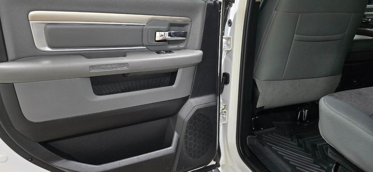 RAM 1500 SLT Crew Cab SWB 4WD 2015