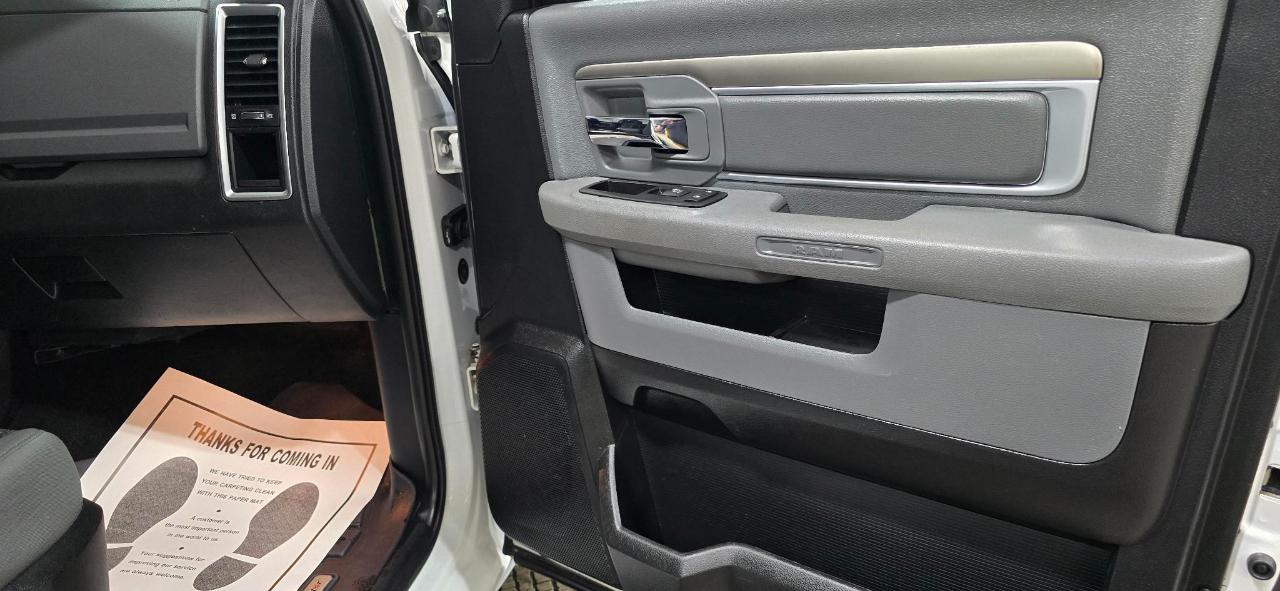 RAM 1500 SLT Crew Cab SWB 4WD 2015