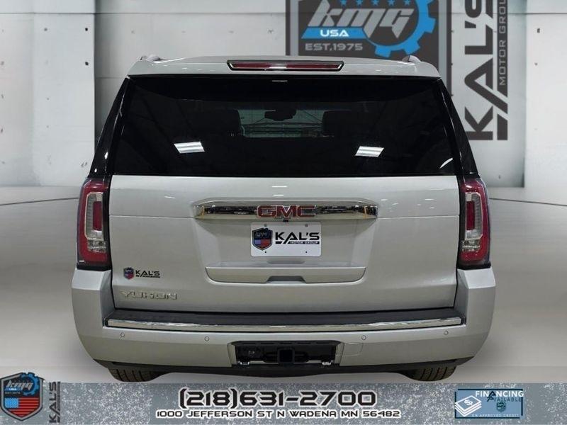 GMC Yukon Denali 4WD 2018
