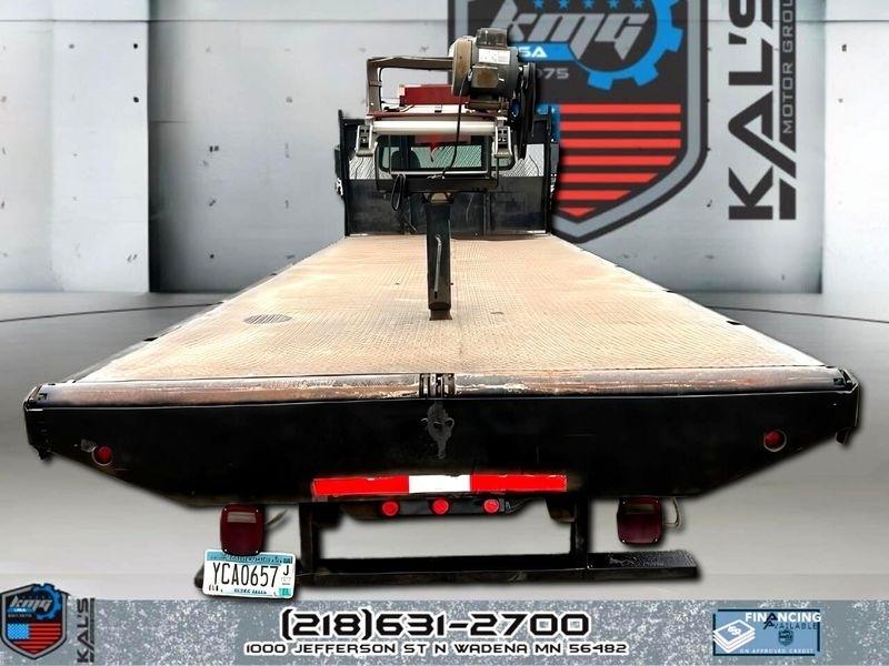Freightliner M2 106  2004