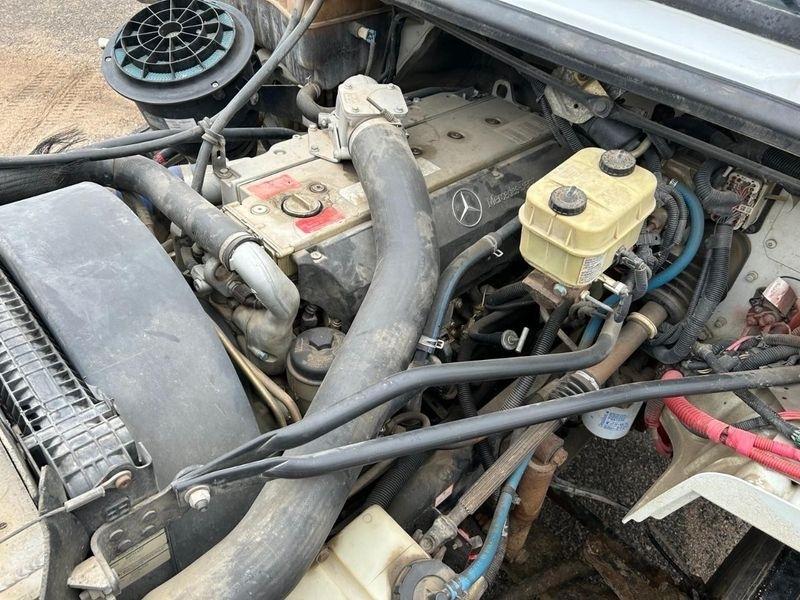 Freightliner M2 106  2004
