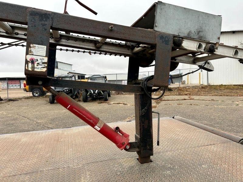 Freightliner M2 106  2004