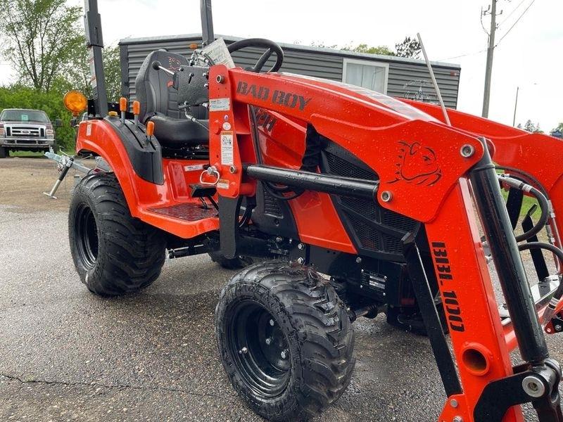 Bad Boy Tractors 1022H with Loader  2024