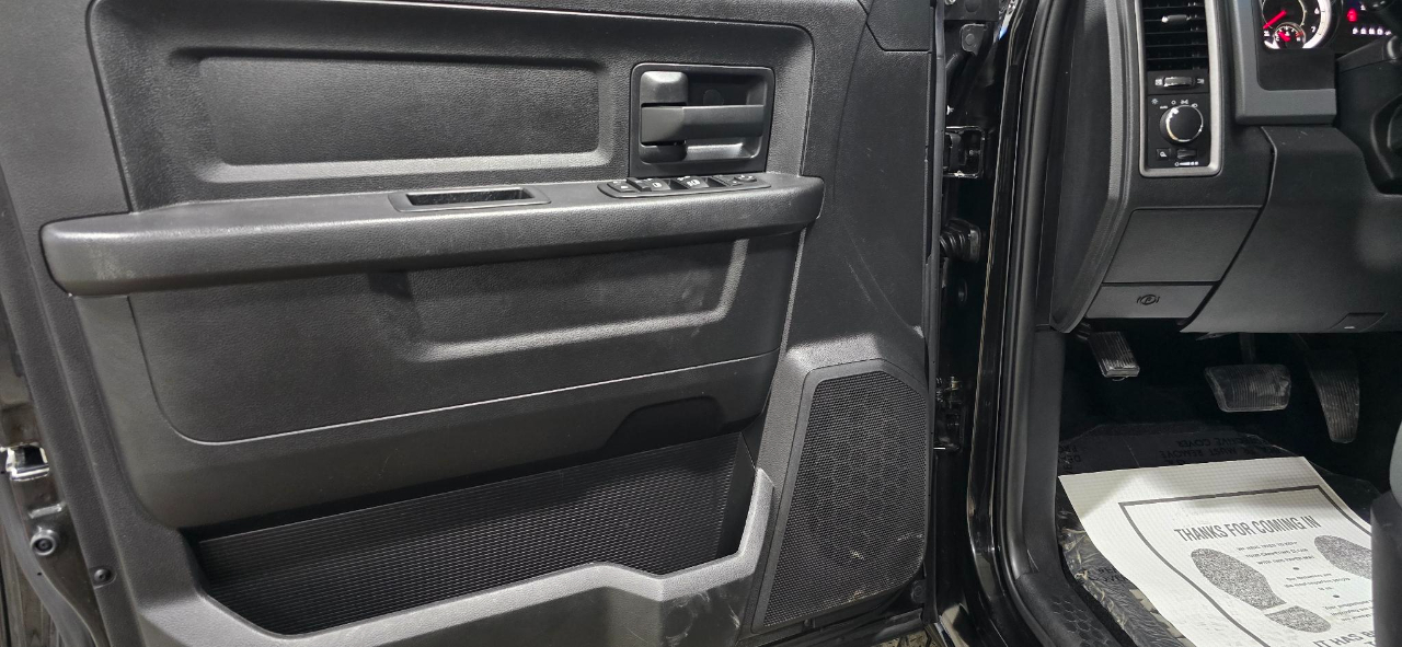 RAM 2500 Tradesman Crew Cab SWB 4WD 2016