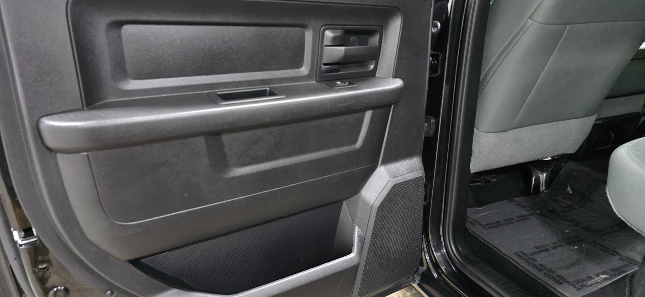 RAM 2500 Tradesman Crew Cab SWB 4WD 2016