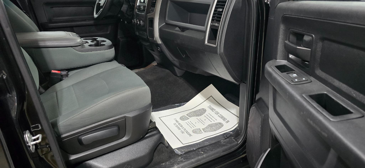 RAM 2500 Tradesman Crew Cab SWB 4WD 2016