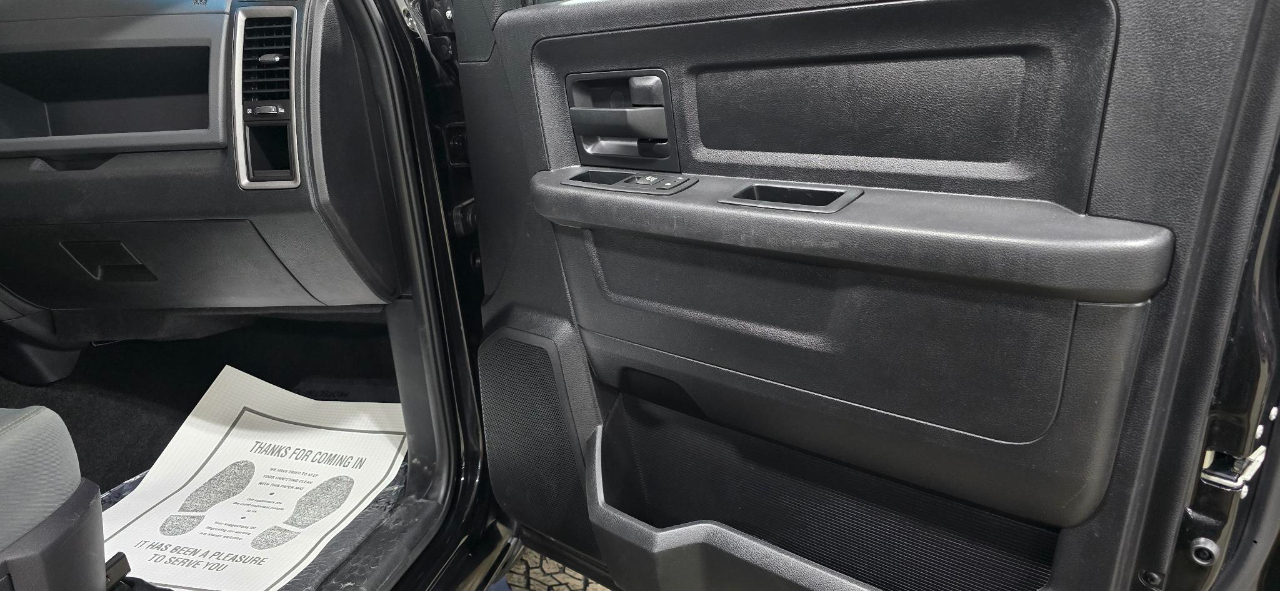 RAM 2500 Tradesman Crew Cab SWB 4WD 2016