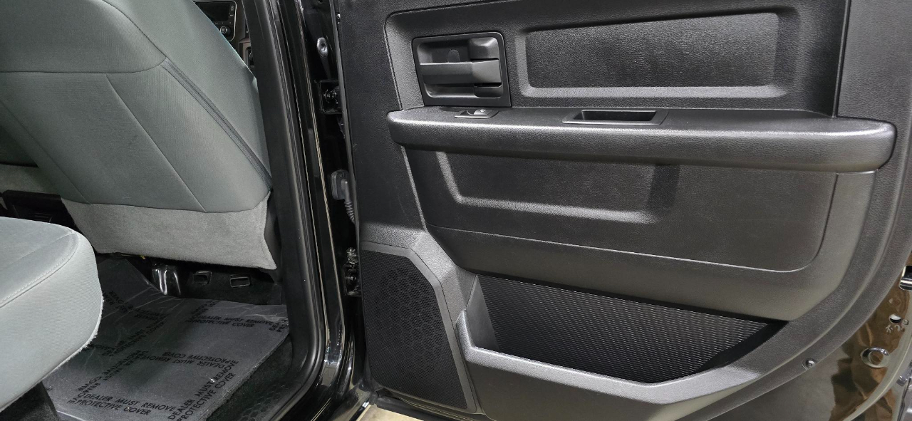 RAM 2500 Tradesman Crew Cab SWB 4WD 2016