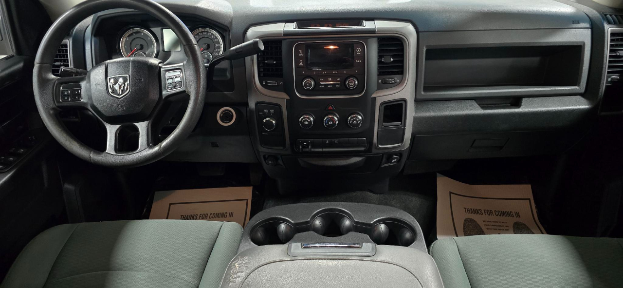 RAM 2500 Tradesman Crew Cab SWB 4WD 2016