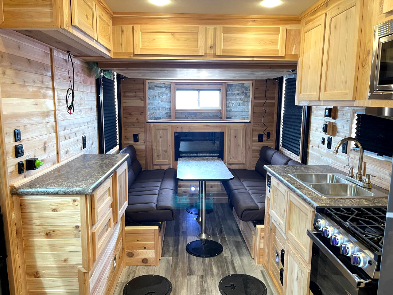 Ice Castle 8x17 Itasca ZR-17  2026 Ice Castle 8x17 Itasca ZR-17  2026