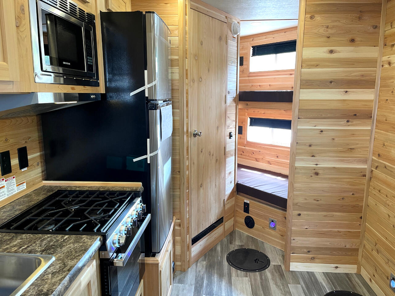 Ice Castle 8x17 Itasca ZR-17  2026 Ice Castle 8x17 Itasca ZR-17  2026