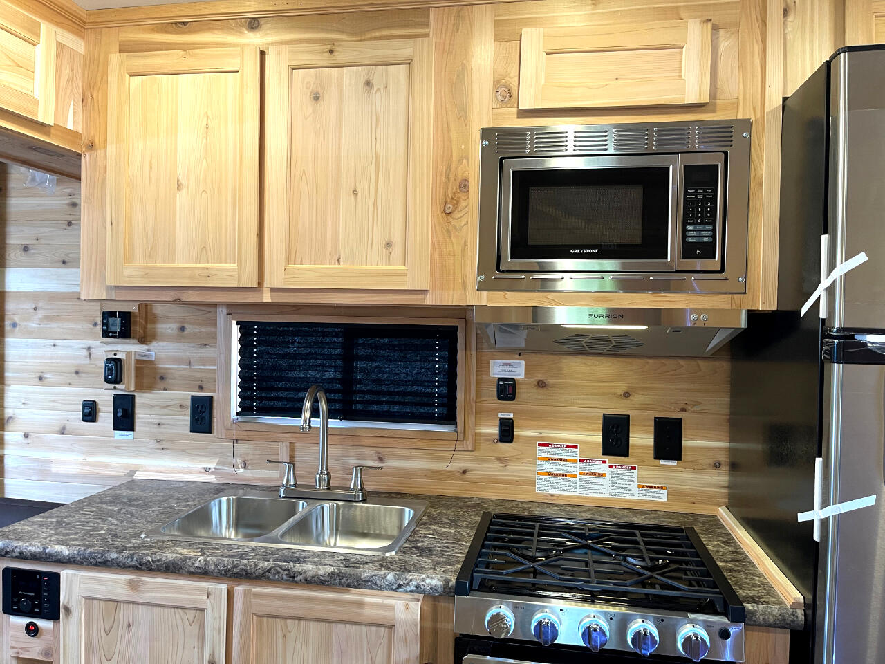 Ice Castle 8x17 Itasca ZR-17  2026 Ice Castle 8x17 Itasca ZR-17  2026