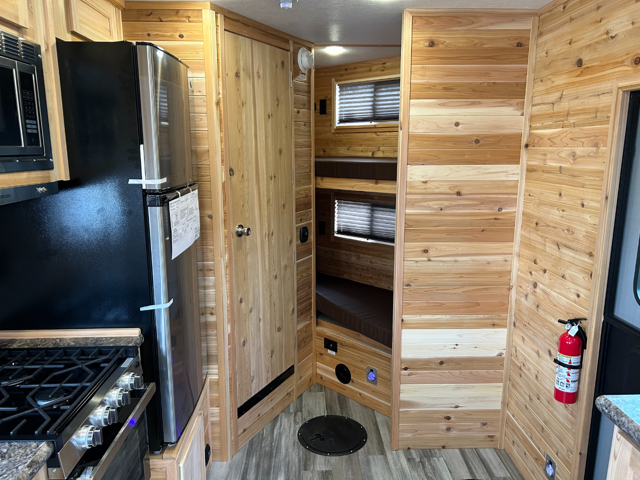 Ice Castle 8x17 Itasca ZR-17  2026 Ice Castle 8x17 Itasca ZR-17  2026