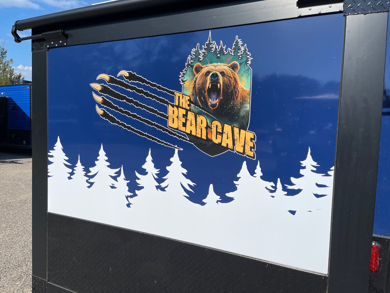 Ice Castle 8x26V Bear Cave  2026 Ice Castle 8x26V Bear Cave  2026