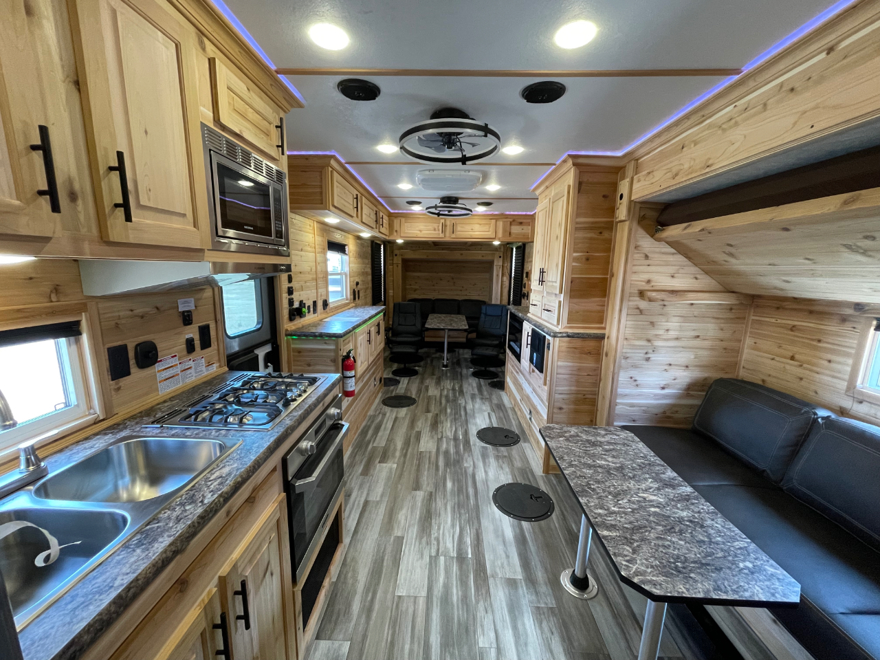 Ice Castle 8x26V Bear Cave  2026 Ice Castle 8x26V Bear Cave  2026