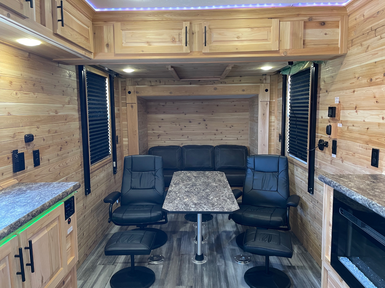 Ice Castle 8x26V Bear Cave  2026 Ice Castle 8x26V Bear Cave  2026