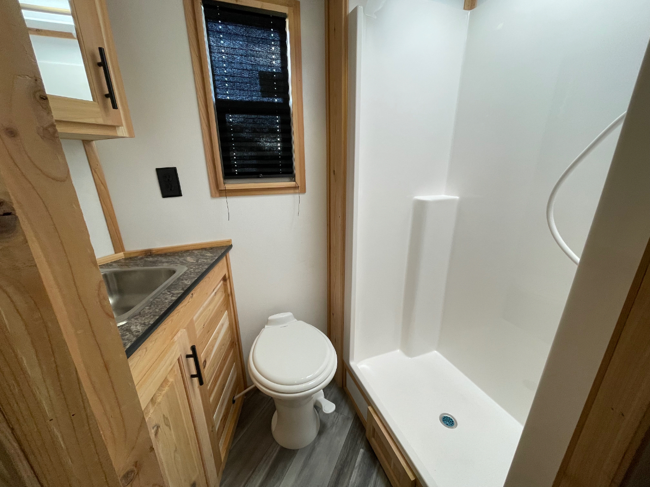 Ice Castle 8x26V Bear Cave  2026 Ice Castle 8x26V Bear Cave  2026