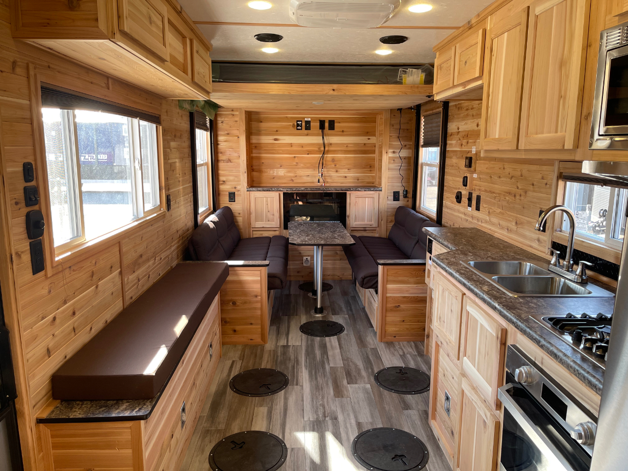 Ice Castle 8x21 Itasca ZR-21  2026 Ice Castle 8x21 Itasca ZR-21  2026