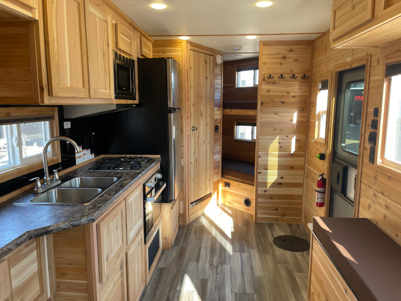 Ice Castle 8x21 Itasca ZR-21  2026 Ice Castle 8x21 Itasca ZR-21  2026