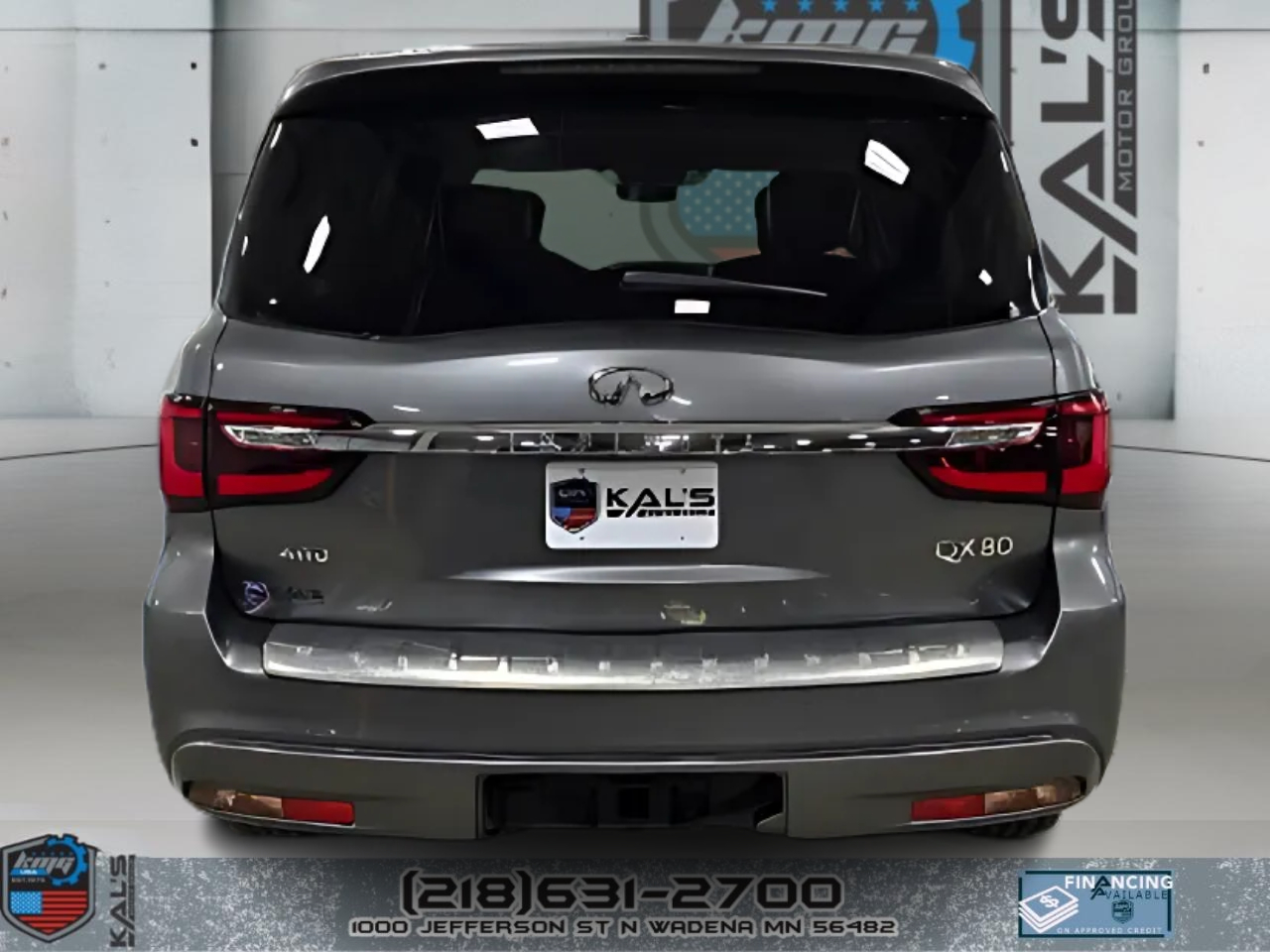 2021 Infiniti QX80 Luxe photo 3