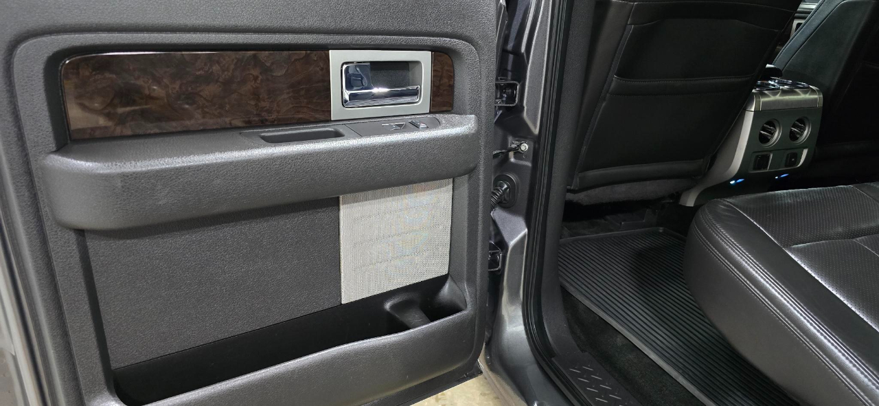 Ford F-150 Platinum SuperCrew 5.5-ft. Bed 4WD 2014 Ford F-150 Platinum SuperCrew 5.5-ft. Bed 4WD 2014