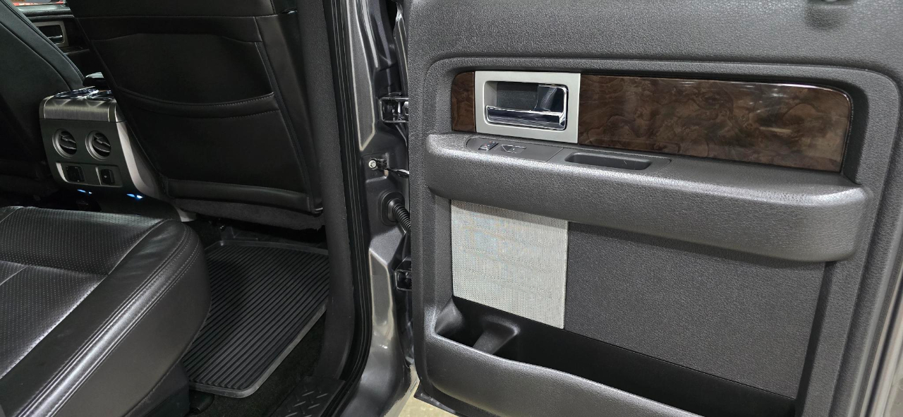 Ford F-150 Platinum SuperCrew 5.5-ft. Bed 4WD 2014 Ford F-150 Platinum SuperCrew 5.5-ft. Bed 4WD 2014