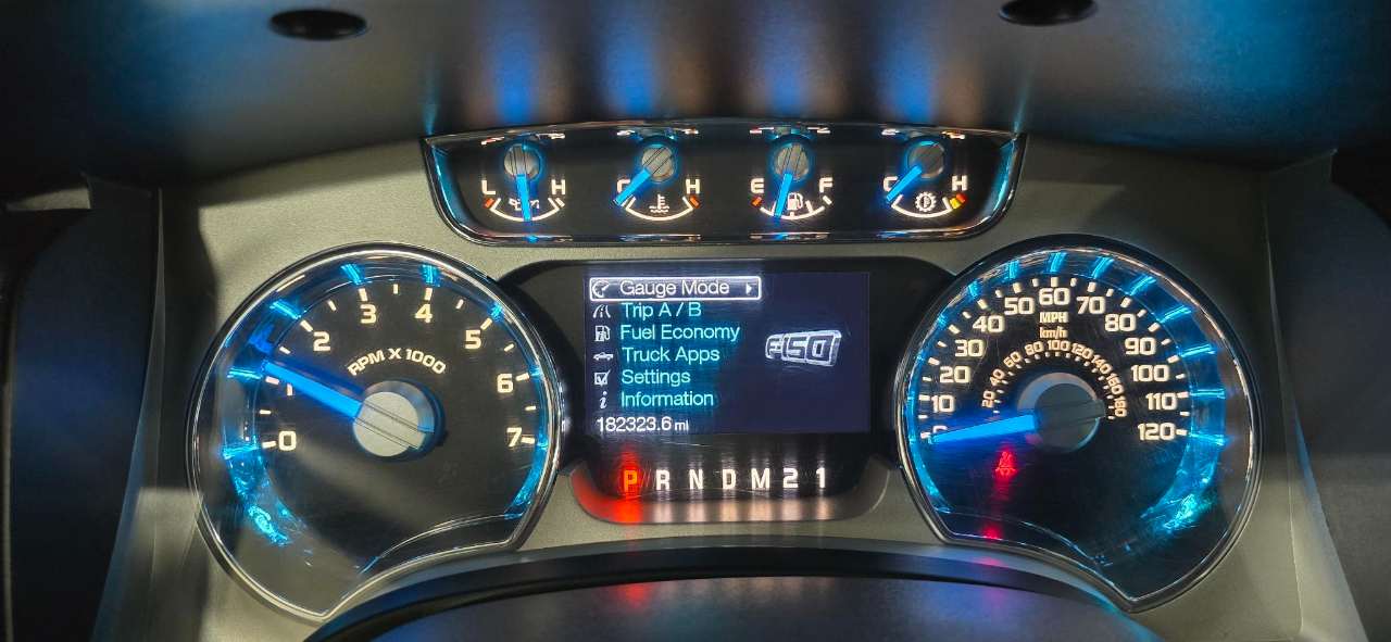 Ford F-150 Platinum SuperCrew 5.5-ft. Bed 4WD 2014 Ford F-150 Platinum SuperCrew 5.5-ft. Bed 4WD 2014