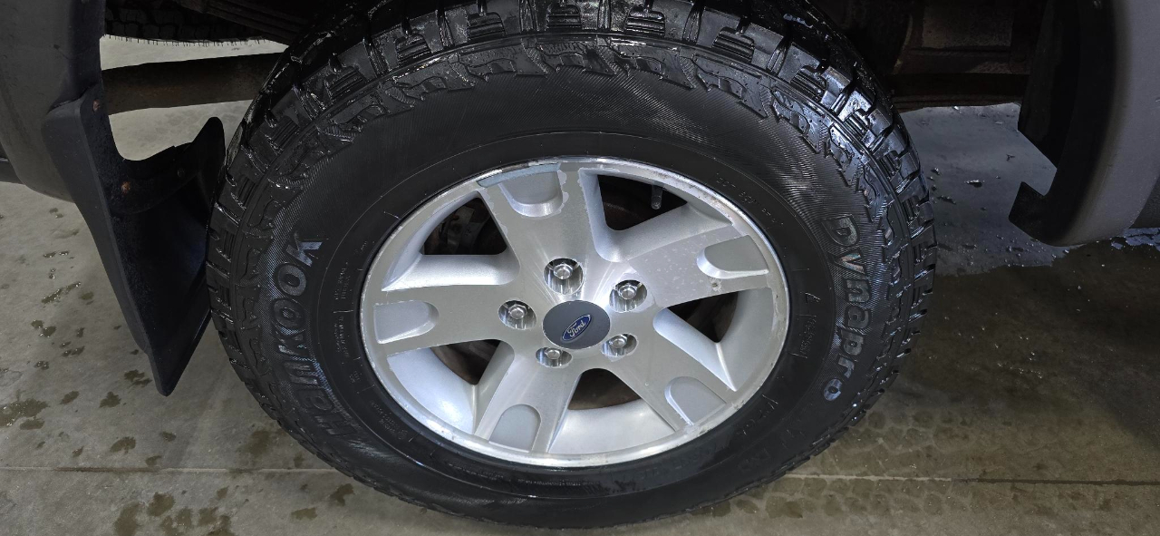 Ford F-150 XLT SuperCrew Short Bed 4WD 2003