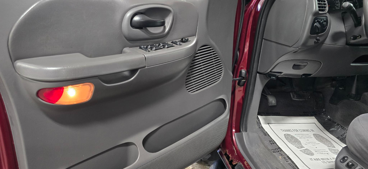 Ford F-150 XLT SuperCrew Short Bed 4WD 2003