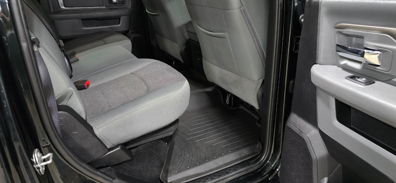 RAM 1500 Big Horn 4x4 Crew Cab 5'7" Box 2017 RAM 1500 Big Horn 4x4 Crew Cab 5'7" Box 2017