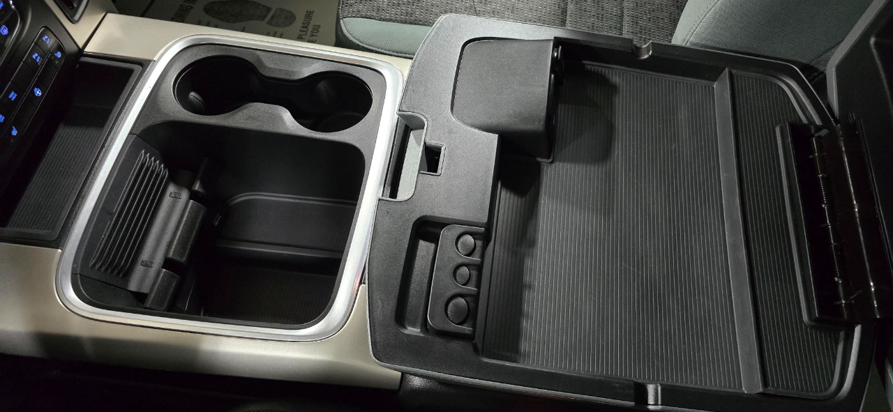 RAM 1500 Big Horn 4x4 Crew Cab 5'7" Box 2017 RAM 1500 Big Horn 4x4 Crew Cab 5'7" Box 2017