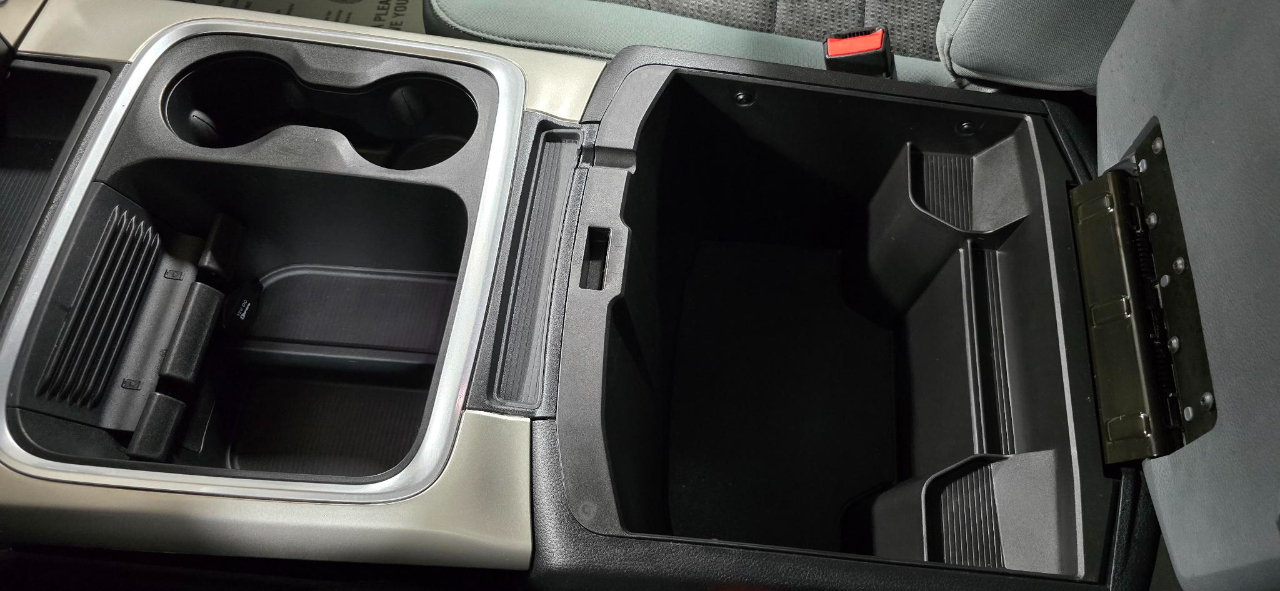 RAM 1500 Big Horn 4x4 Crew Cab 5'7" Box 2017 RAM 1500 Big Horn 4x4 Crew Cab 5'7" Box 2017