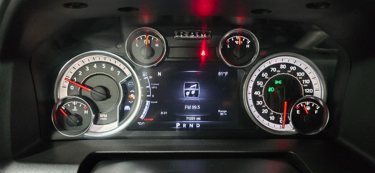 RAM 1500 Big Horn 4x4 Crew Cab 5'7" Box 2017 RAM 1500 Big Horn 4x4 Crew Cab 5'7" Box 2017