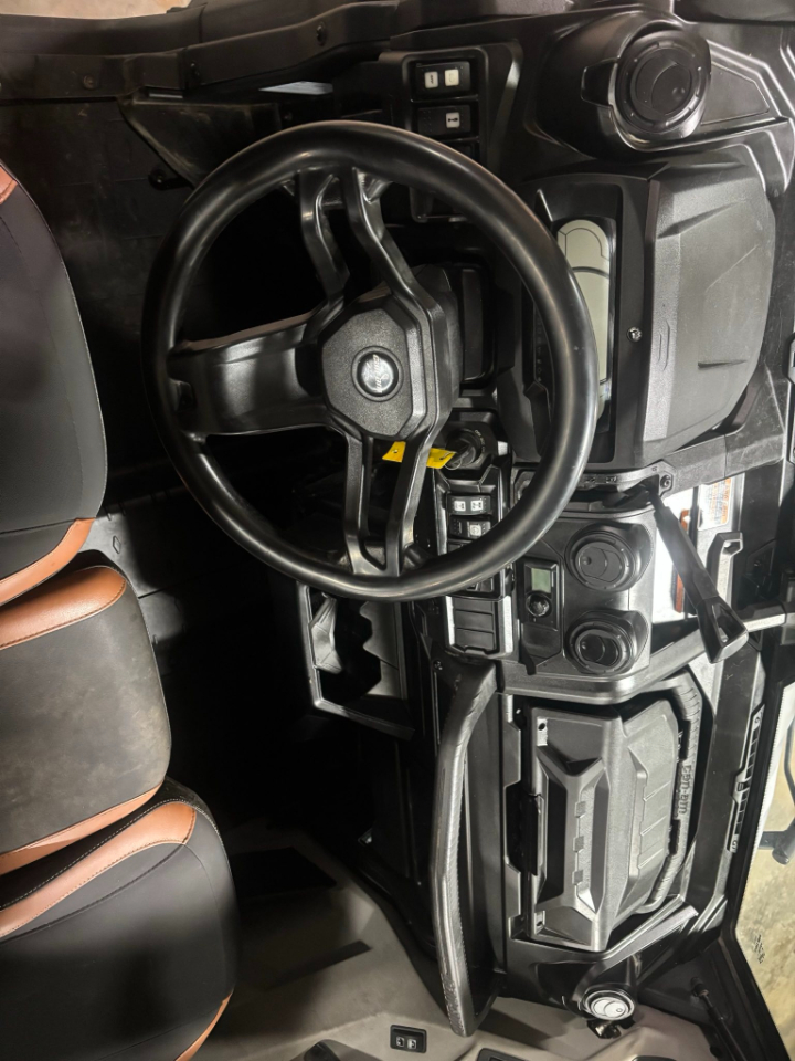 Can-Am Defender Limited Cab HD10  2021