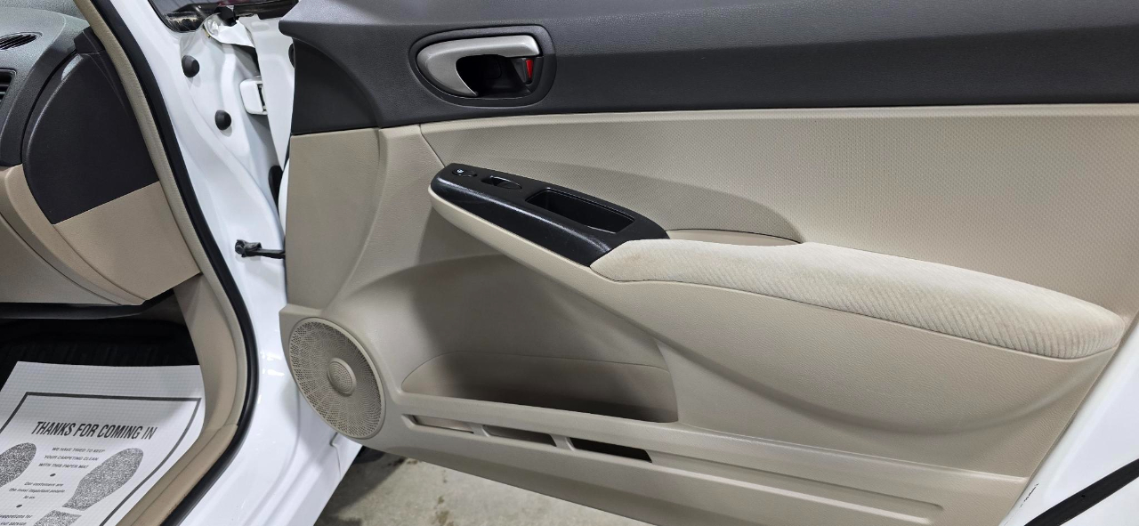 Honda Civic LX Sedan 5-Speed AT 2009