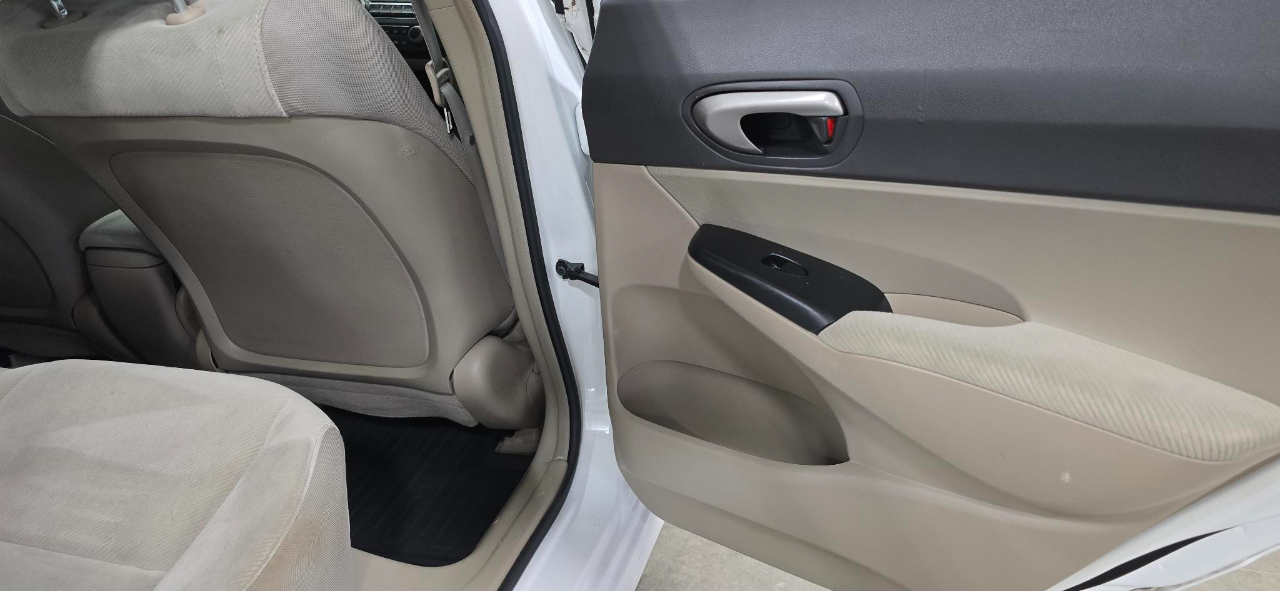 Honda Civic LX Sedan 5-Speed AT 2009