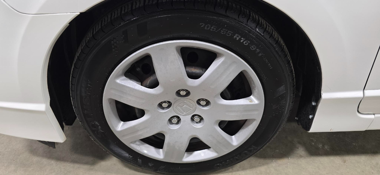 Honda Civic LX Sedan 5-Speed AT 2009