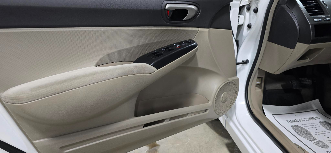 Honda Civic LX Sedan 5-Speed AT 2009