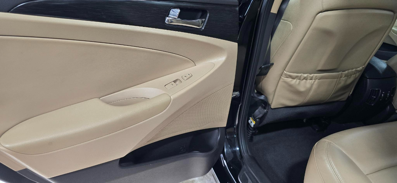 Hyundai Sonata Limited Auto 2011