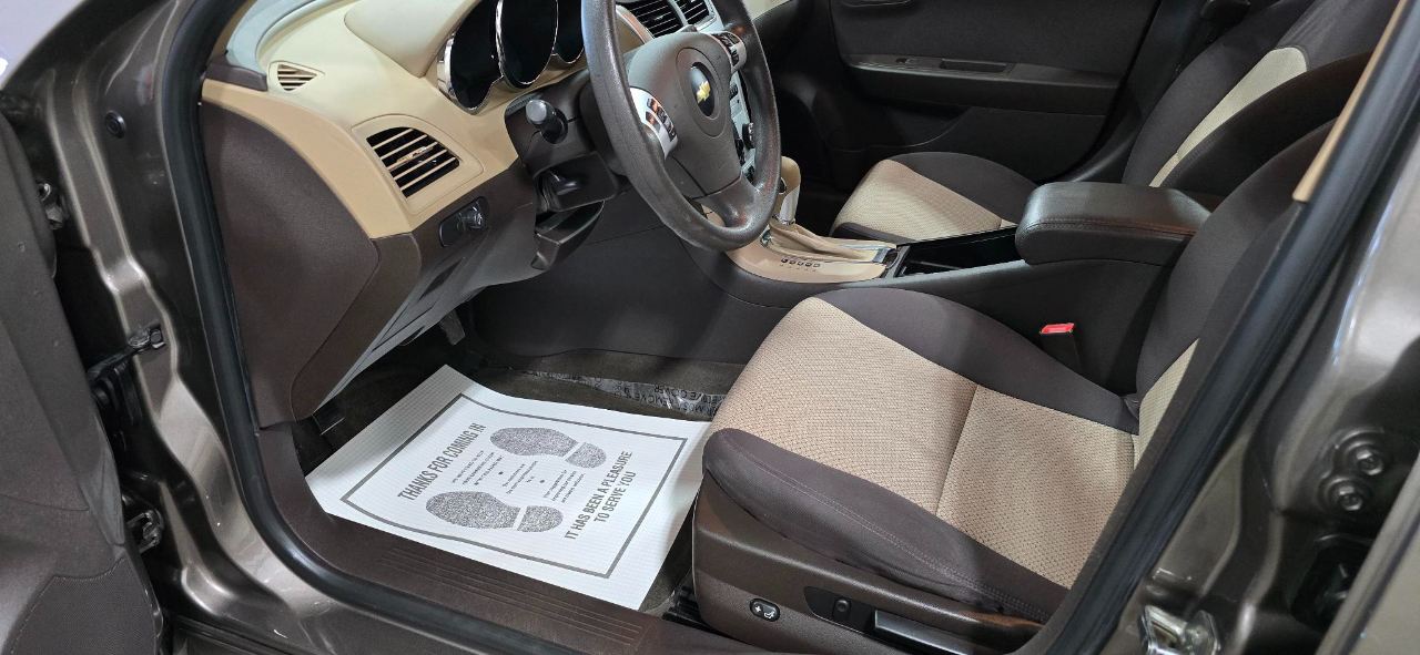 Chevrolet Malibu LS 2012