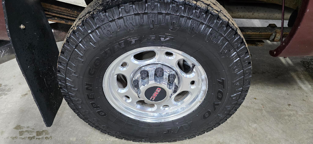 GMC Sierra 2500HD Crew Cab Short Bed 4WD 2003