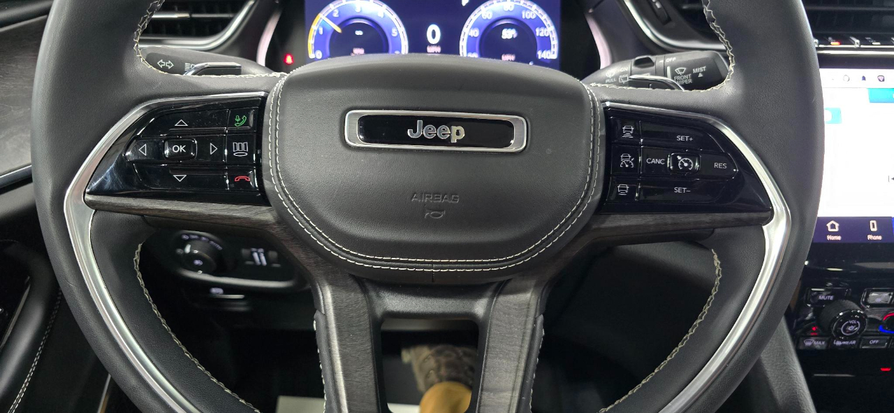 Jeep Grand Cherokee Overland 4WD 2023