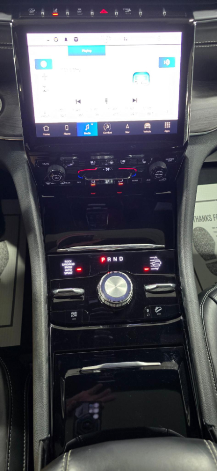 Jeep Grand Cherokee Overland 4WD 2023