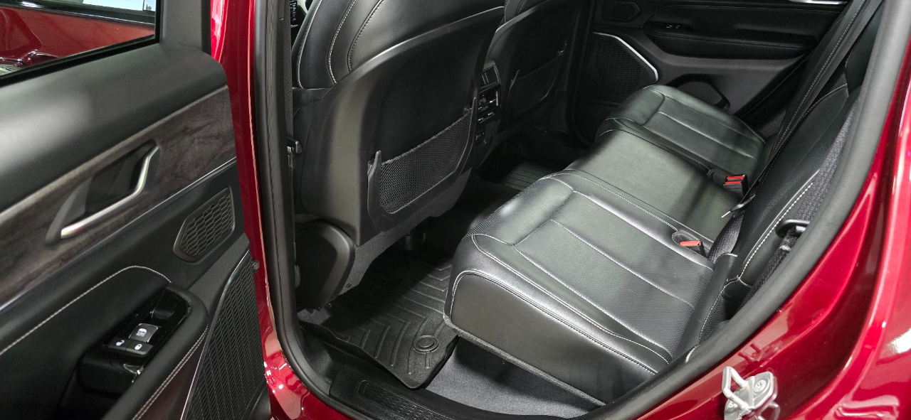 Jeep Grand Cherokee Overland 4WD 2023